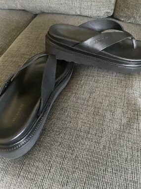 Black Men's Flip Flop Sandals - Leather 

Men’s 7
Ladies 9
EUR 40